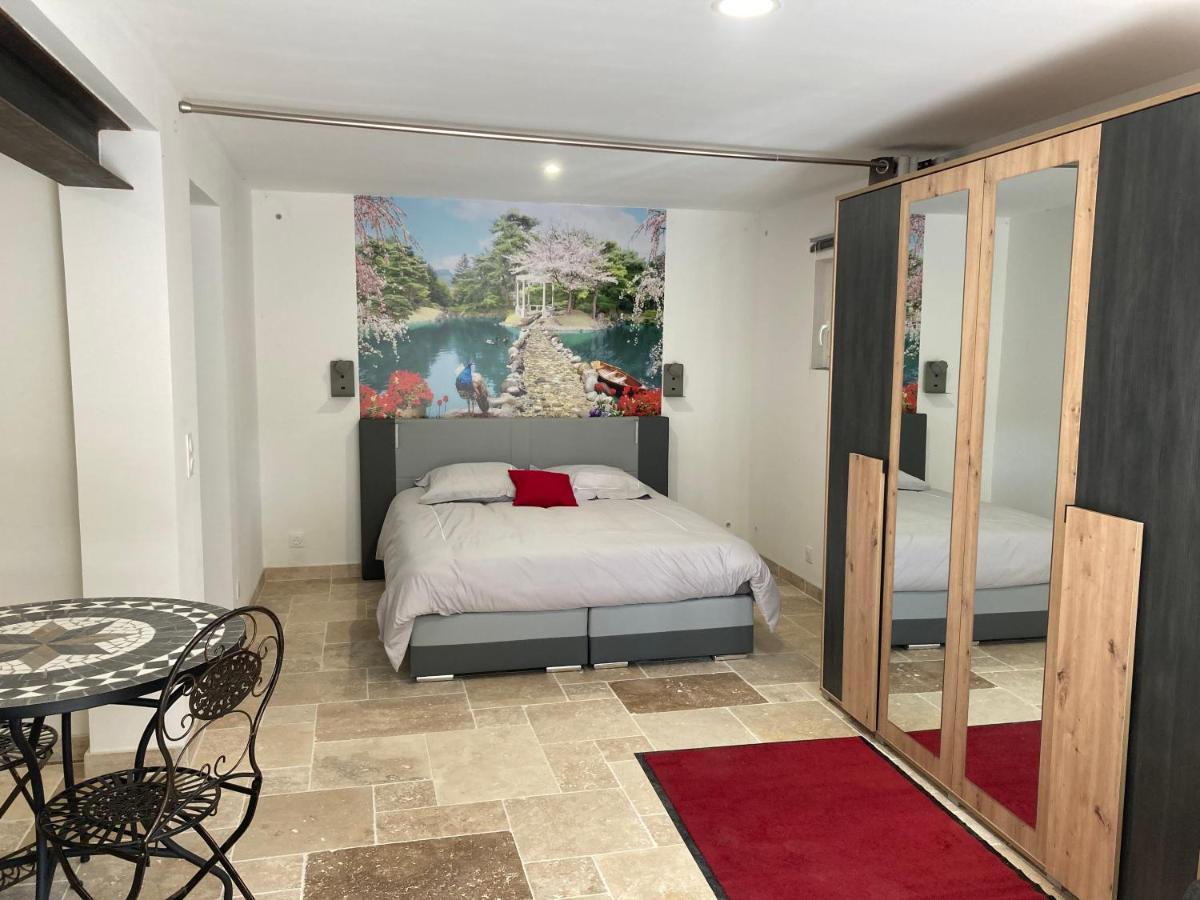 Le Studio D Aurelie Avec Spa Ete En Pleine Campagne Et Proche De Toute Commodite Roquemaure  Exterior foto